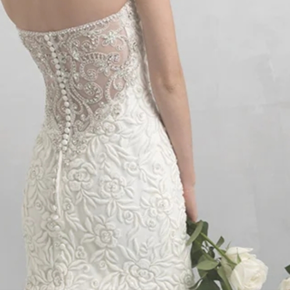 Ivory Strapless Wedding Dress - Picture 3 of 10